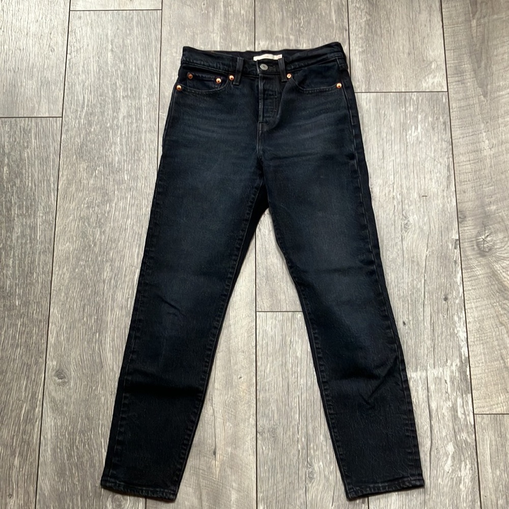 LEVI’S Black Wedgie Fit Ankle Jeans